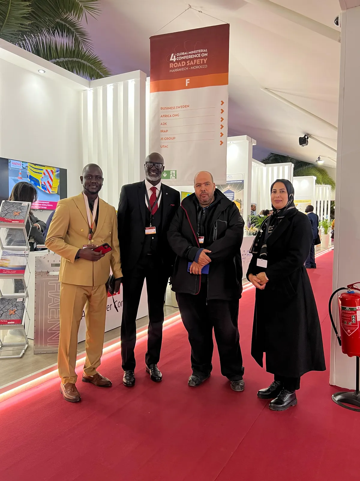 Équipe EduSafrik sur un stand professionnel de sécurité routière